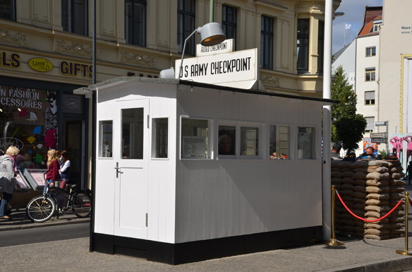 Die Berliner Mauer und das Leben in der DDR - Checkpoint Charlie